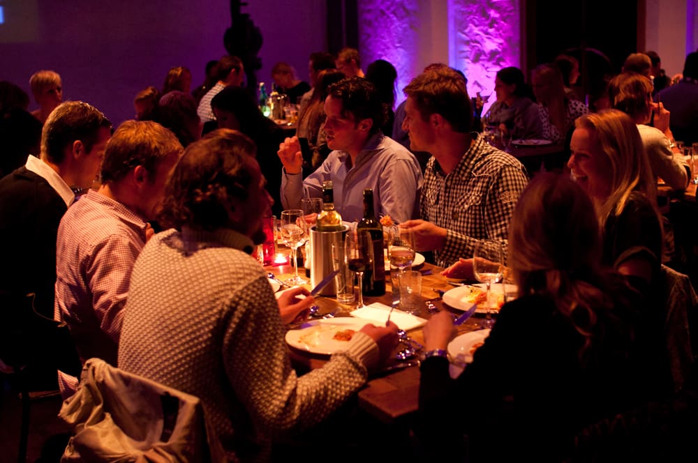 Diner tijdens bedrijfsuitje