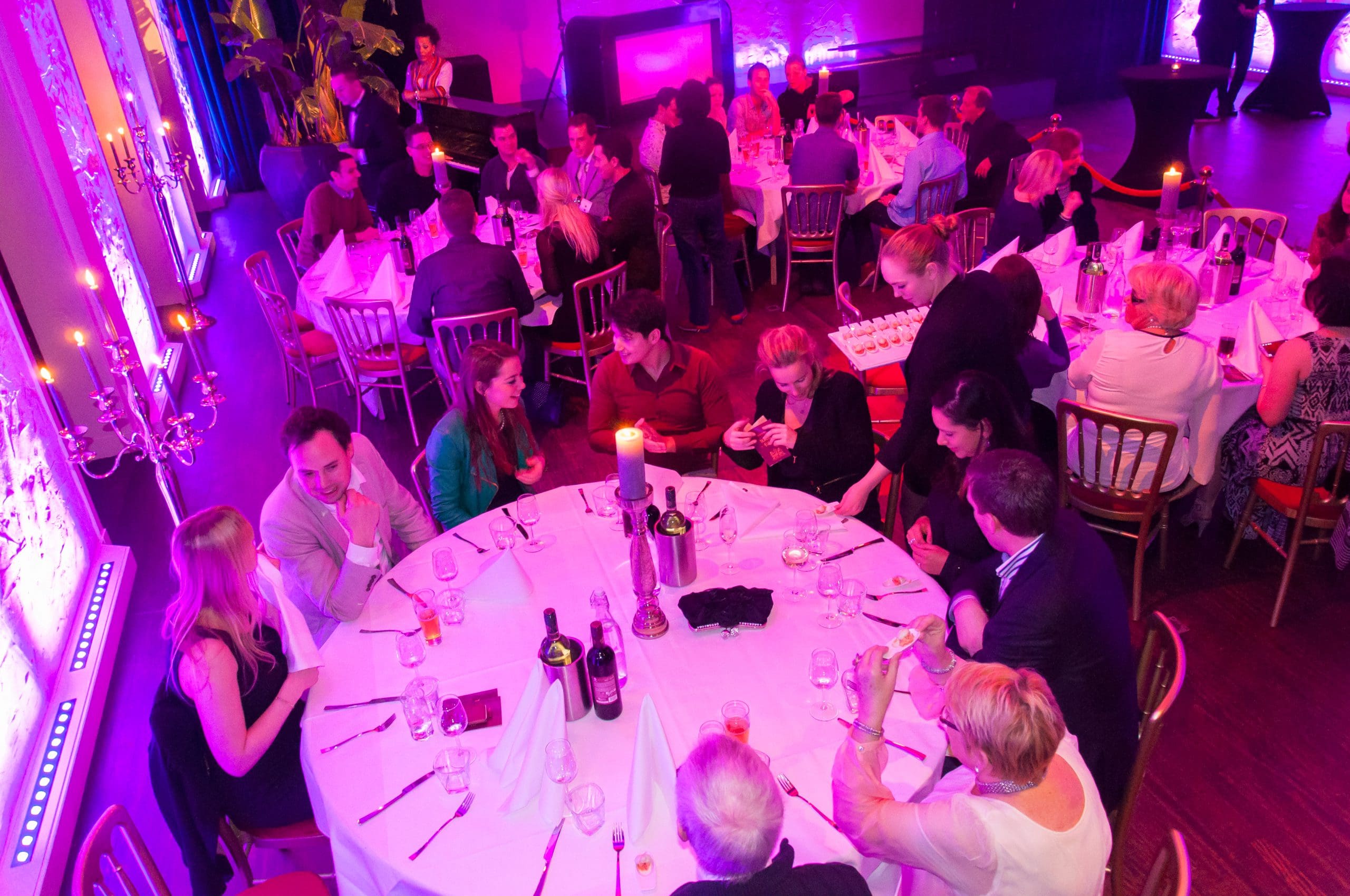 Dineren met collega's bedrijfsfeest