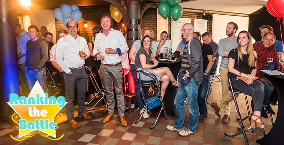 Ranking your Colleagues groepjes staan aan tafels