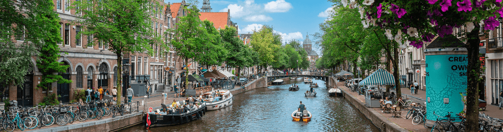 Amsterdamse bedrijfsuitjes op het water